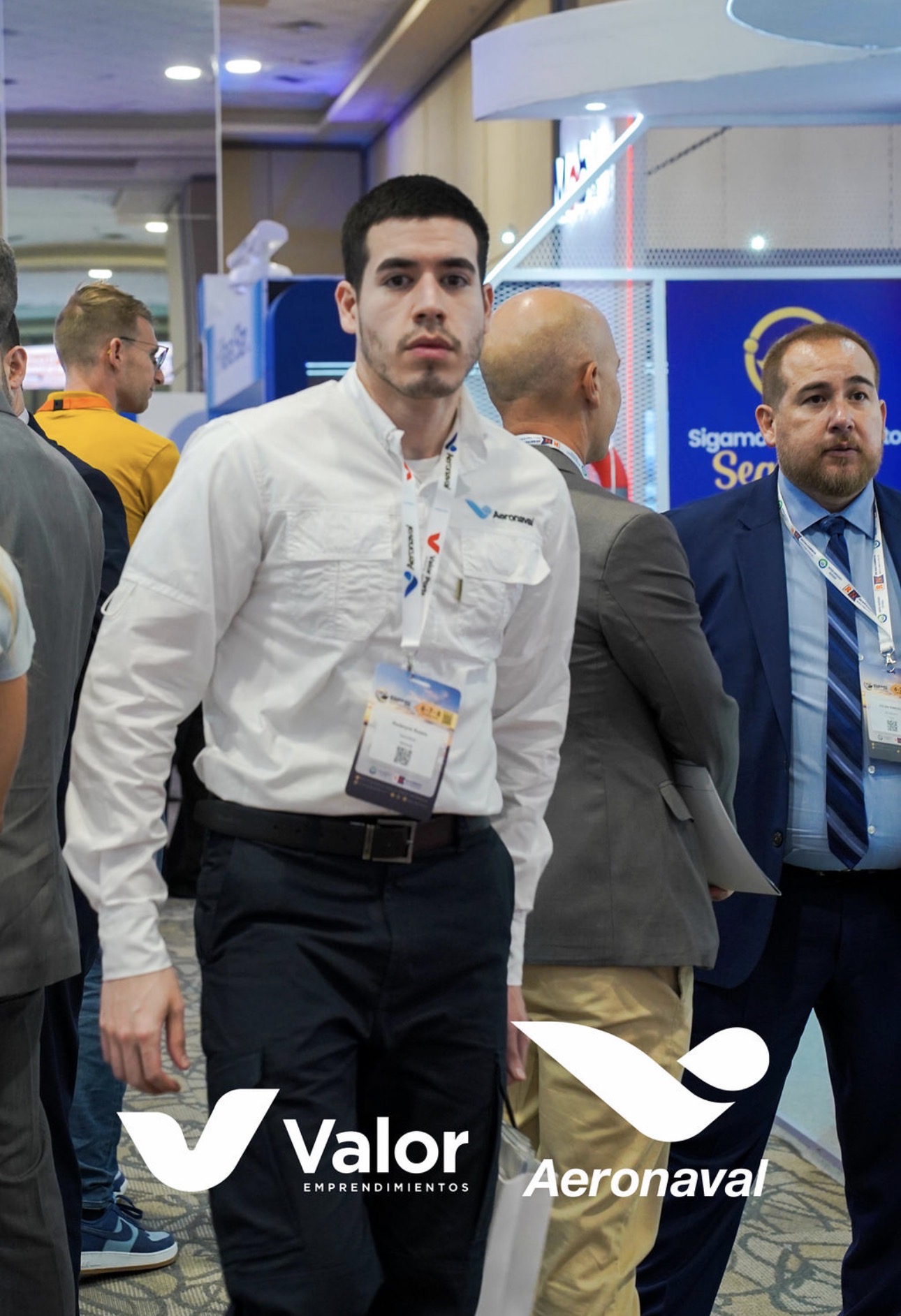 Integrante de Aeronaval recorriendo la feria Boat Port Show 2026
